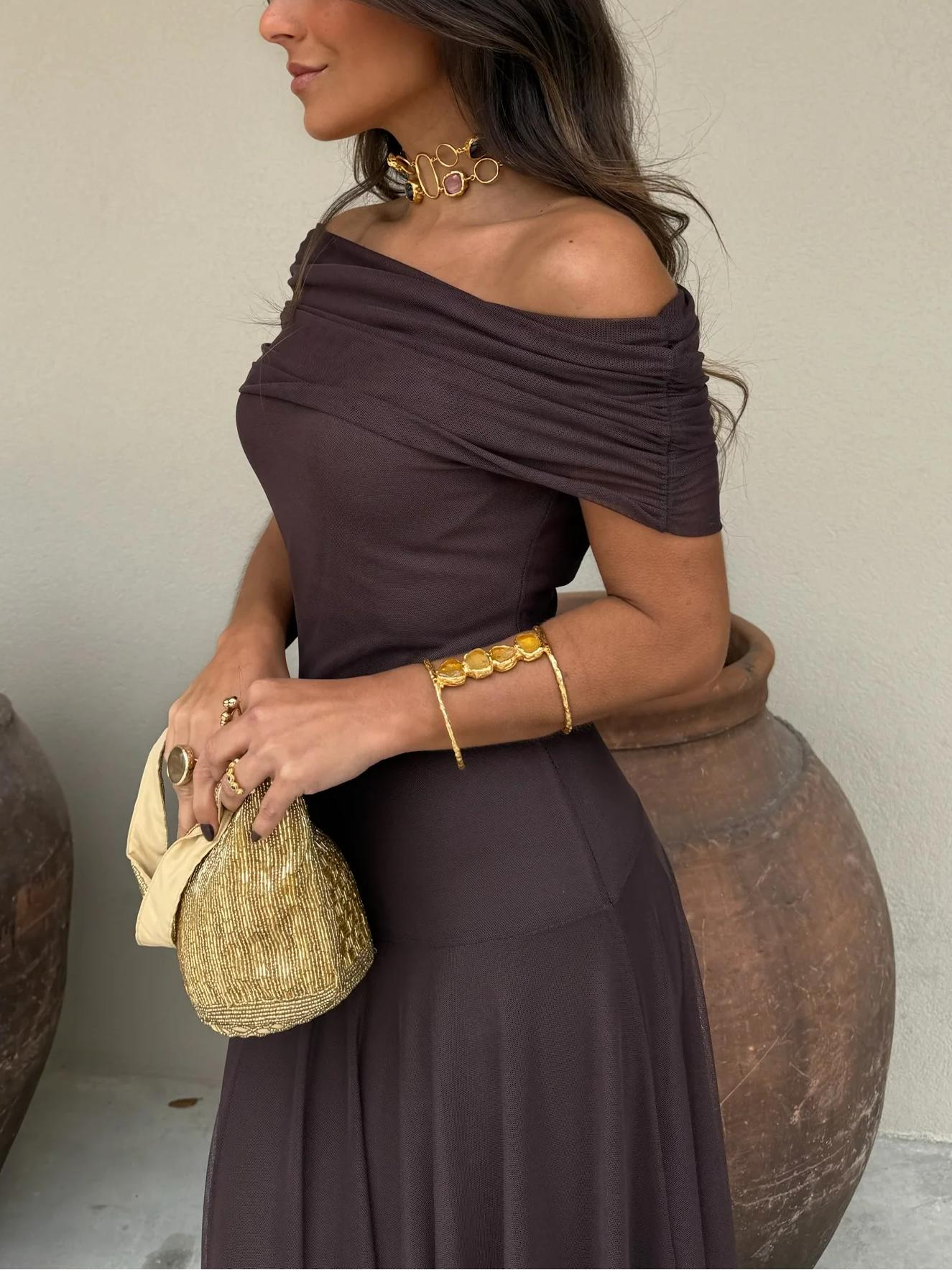 Vestido largo asimétrico de malla