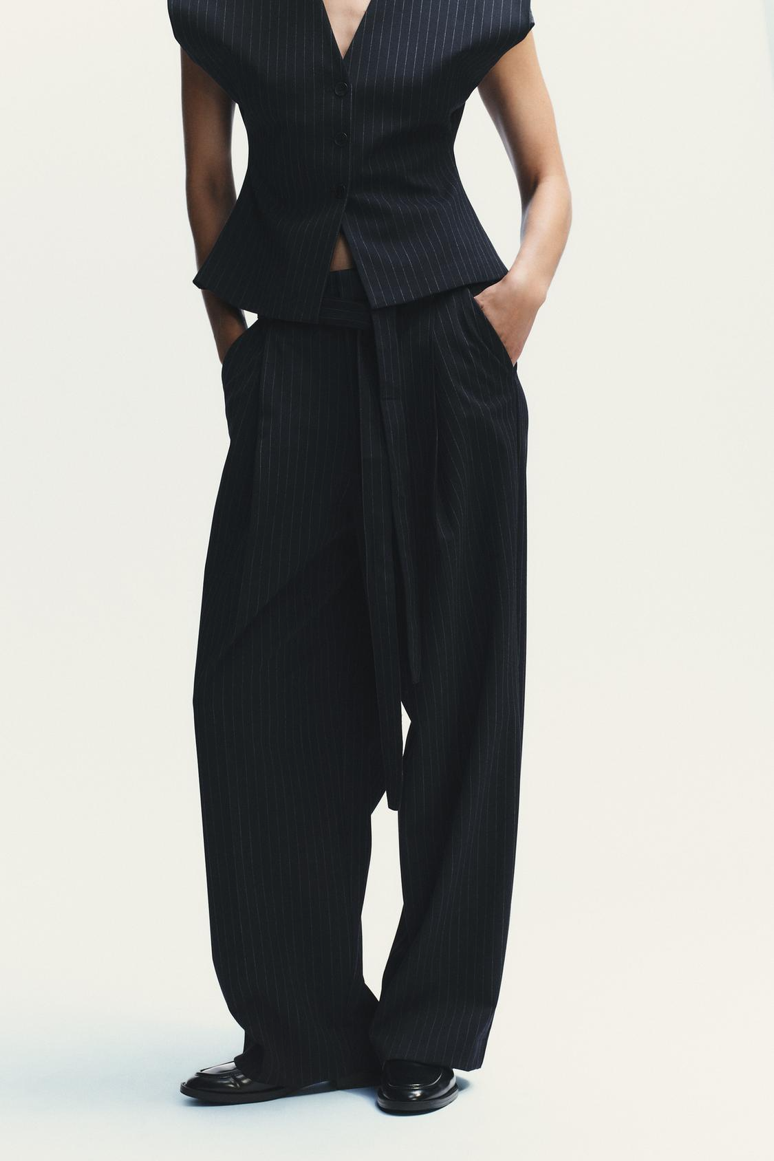 CHALECO Y PANTALÓN DE RAYA DIPLOMÁTICA