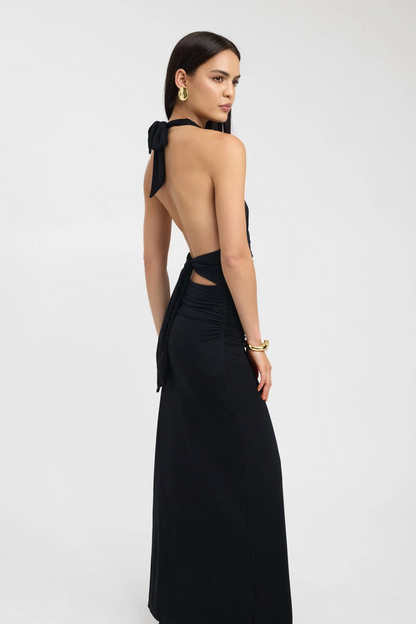ROPA LARGA AJUSTADA CON ESCOTE PROFUNDO