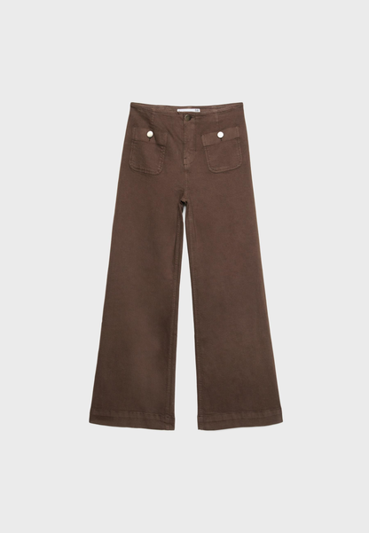 Pantalón minimalista con bolsillos