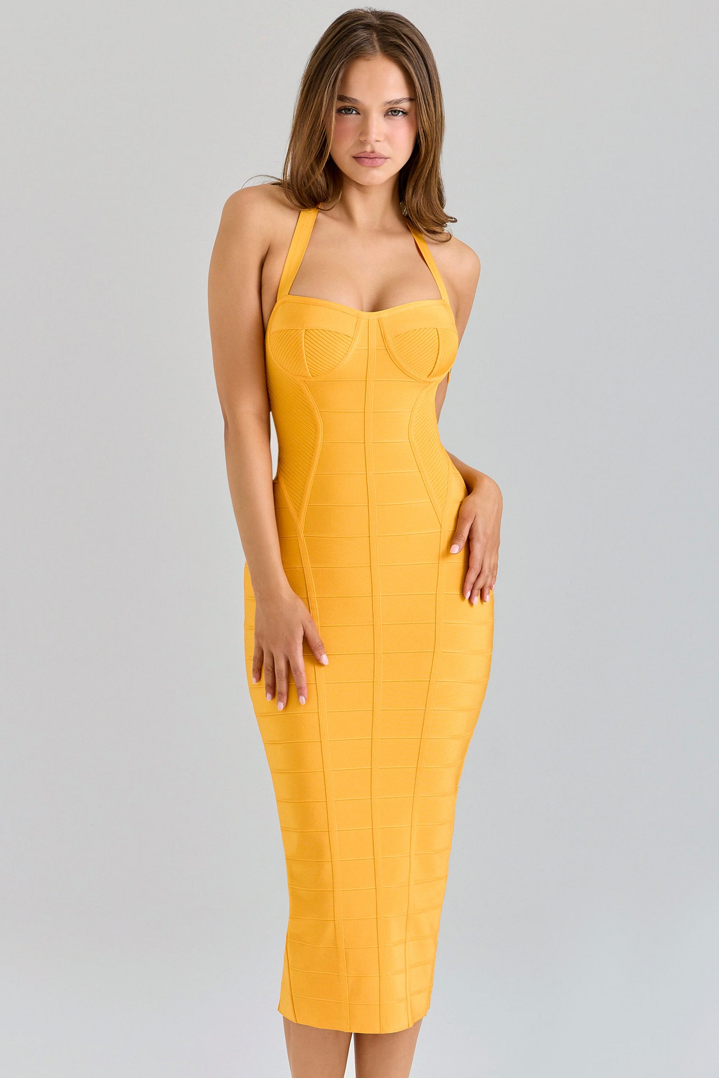 Vestido Ajustado con Cuello Halter